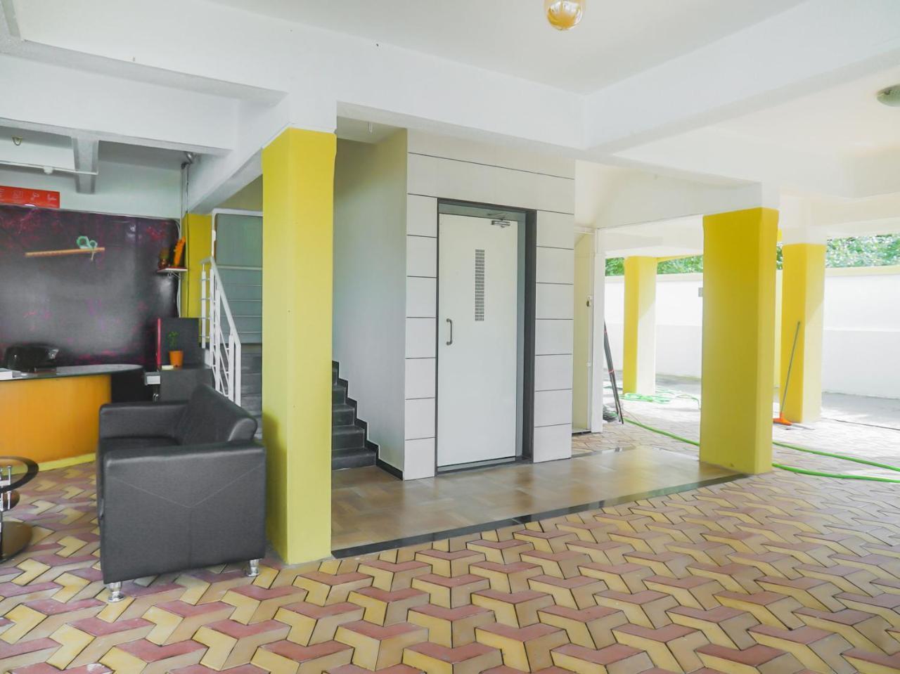 Oyo 16007 Sk Executive Hotel Yerandwane Exterior photo