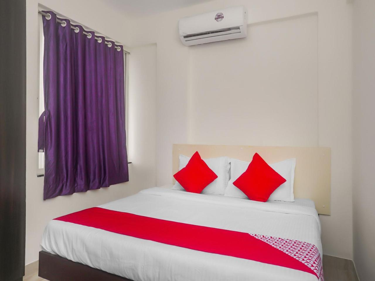 Oyo 16007 Sk Executive Hotel Yerandwane Exterior photo